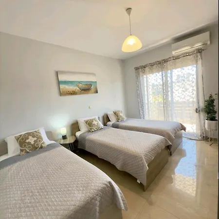 Odyssea Seaside With Sea View And Pool Apartman