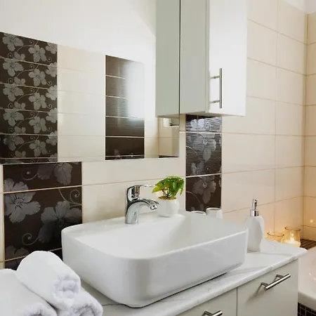 Odysseia Pool & Private Jacuzzi 2min Apartament *