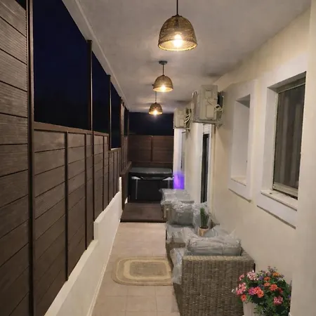 Odysseia Pool & Private Jacuzzi 2min شقة Kremastí