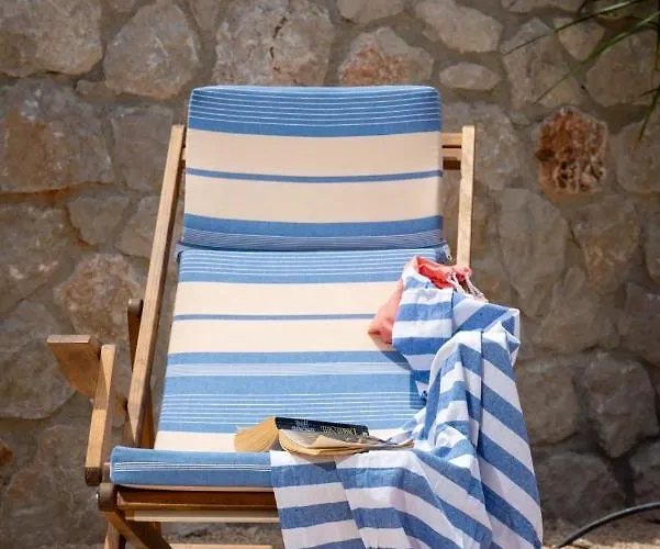 Odysseia Pool & Private Jacuzzi 2min