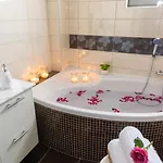 Odysseia Pool & Private Jacuzzi 2min Кремасти