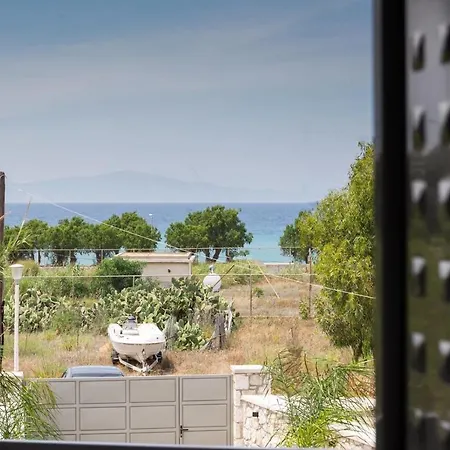 Odyssea Seaside With Sea View And Pool