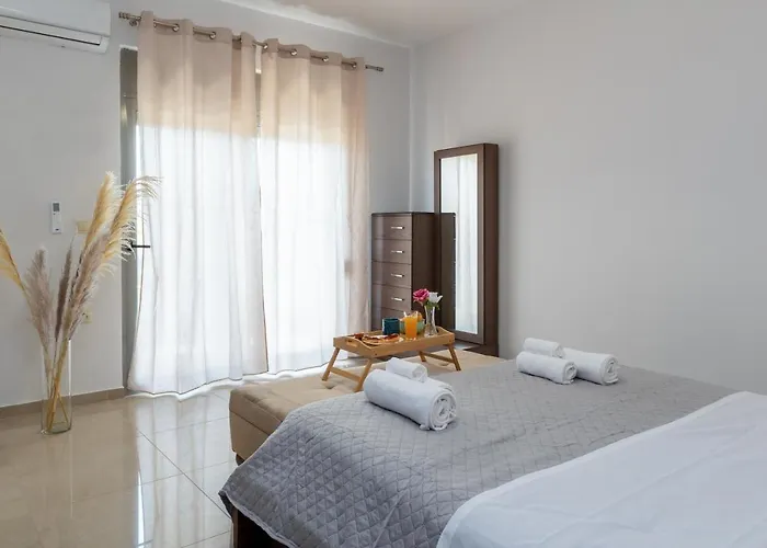 Odysseia Stay Pool & Private Jacuzzi 2Min Beach Apartament