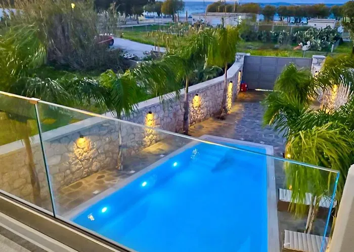Odysseia Pool & Private Jacuzzi 2min Lejlighed Kremastí