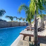 Odysseia Pool & Private Jacuzzi 2min *