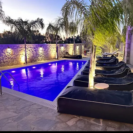 Odysseia Pool & Private Jacuzzi 2min Kremastí